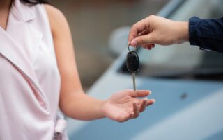 Purchasing a Used Vehicle from a Private Seller vs a Dealer